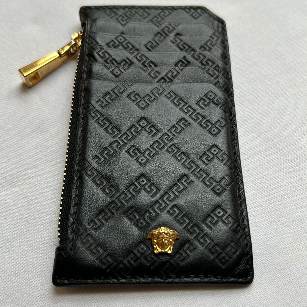 •Versace Black Leather Embossed La Grecca Medusa Cards Holder Zip Coins Wallet - Picture 14 of 14